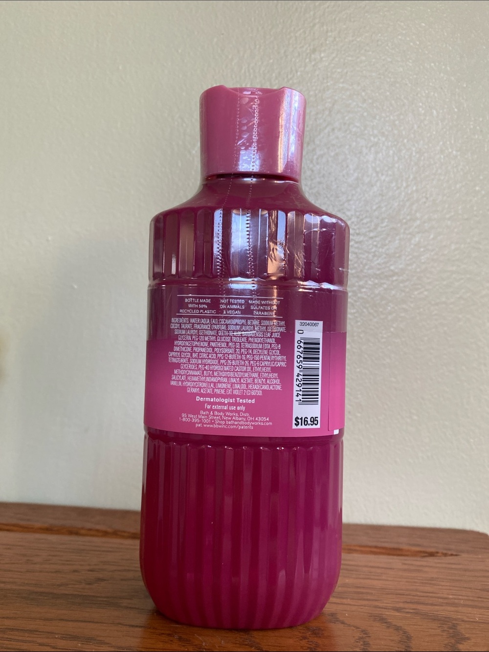 Bath & Body Works Fruity Musk Body Wash - Picture 2 of 8